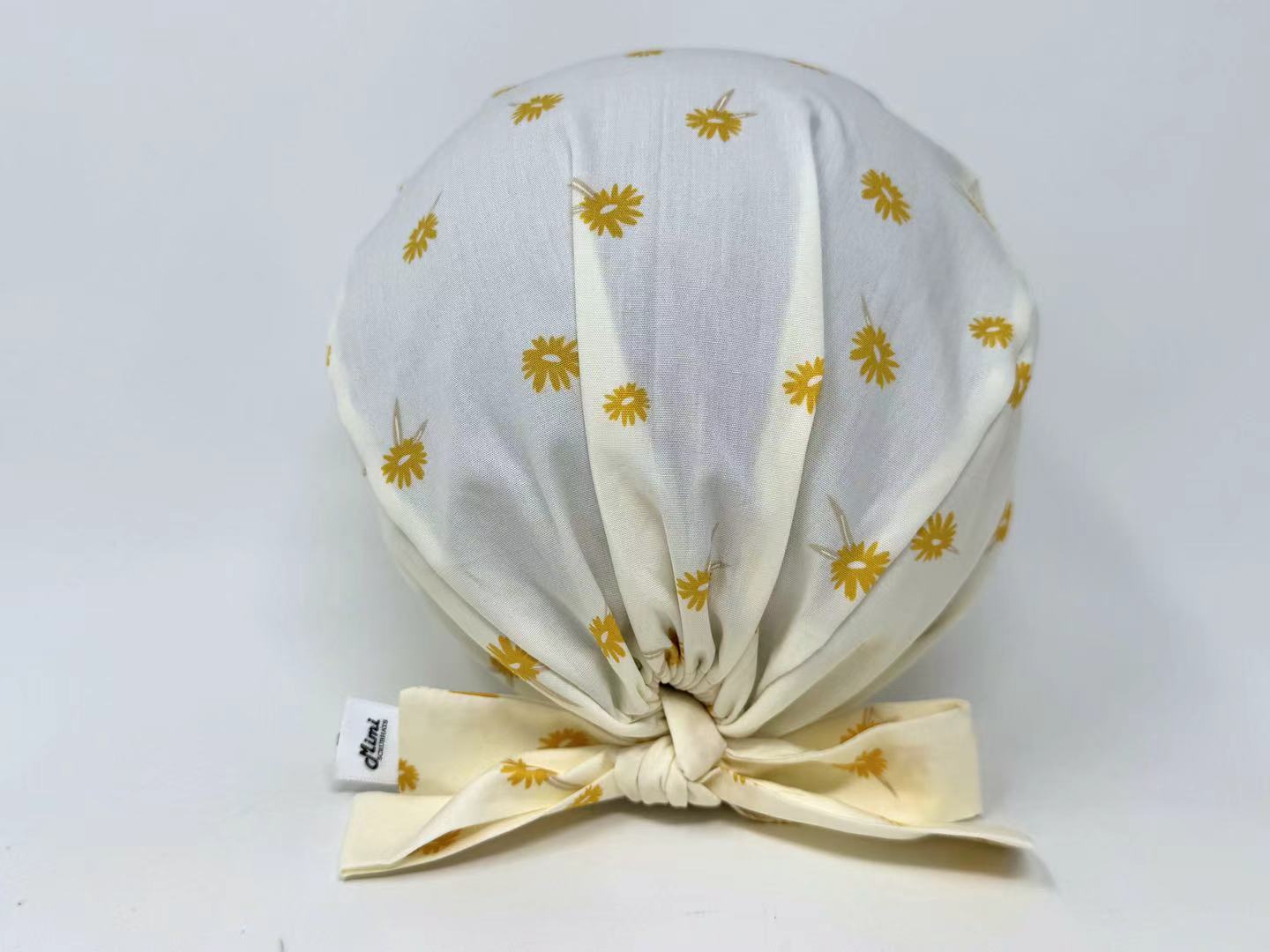 Dancing Daisies On Honey